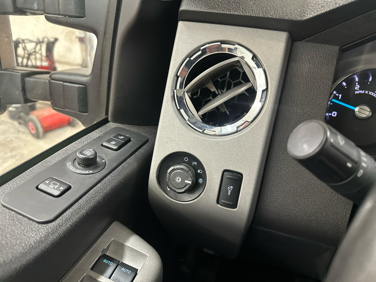 Ford Super Duty F-350 SRW 4WD Crew Cab 172" Lariat 2016 Ford Super Duty F-350 SRW 4WD Crew Cab 172" Lariat 2016