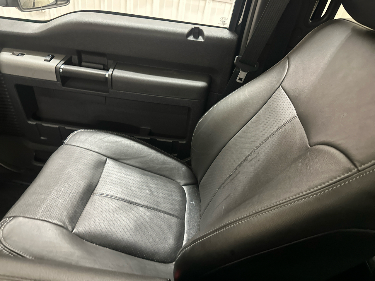 Ford Super Duty F-350 SRW 4WD Crew Cab 172" Lariat 2016 Ford Super Duty F-350 SRW 4WD Crew Cab 172" Lariat 2016