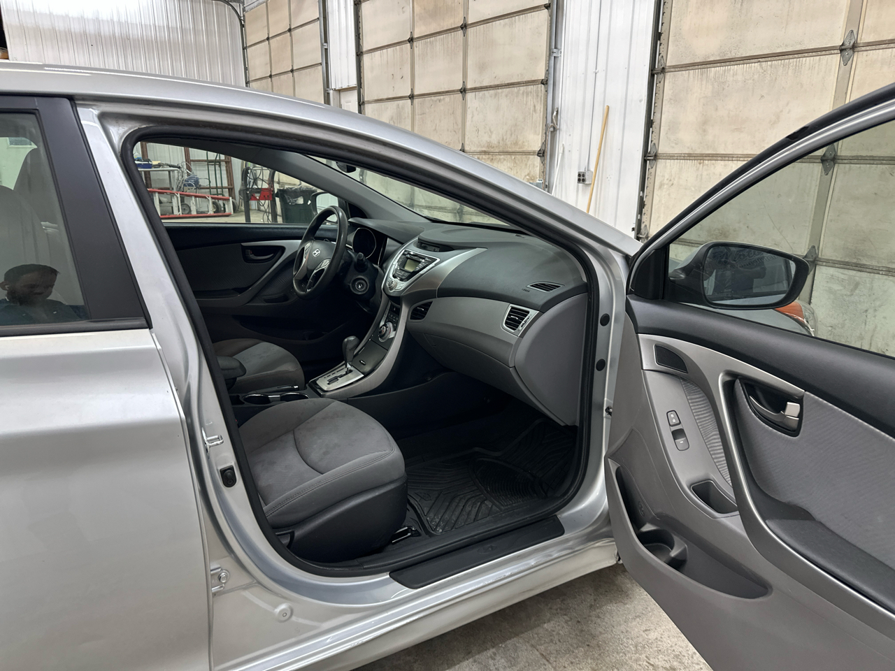 Hyundai Elantra 4dr Sdn Auto GLS PZEV (Alabama Plant) 2012 Hyundai Elantra 4dr Sdn Auto GLS PZEV (Alabama Plant) 2012