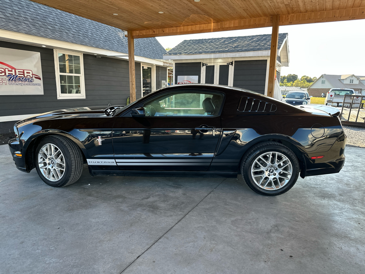 2014 Ford Mustang V6 Premium photo 5