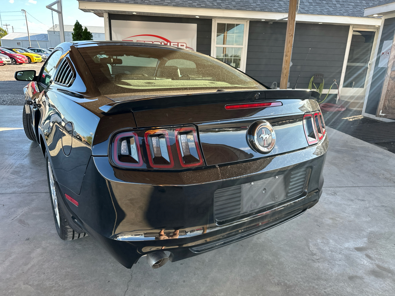 2014 Ford Mustang V6 Premium photo 9