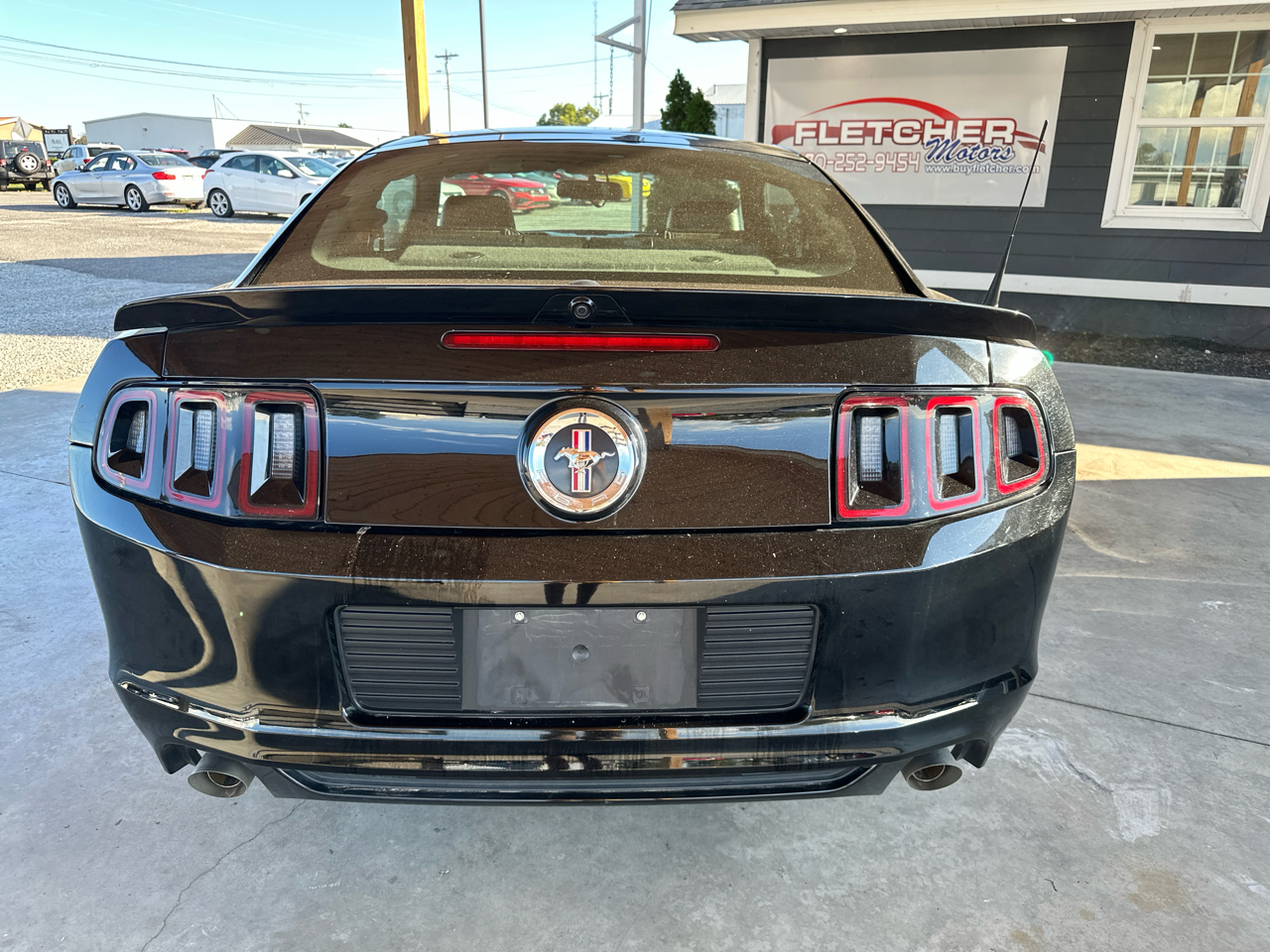 2014 Ford Mustang V6 Premium photo 10