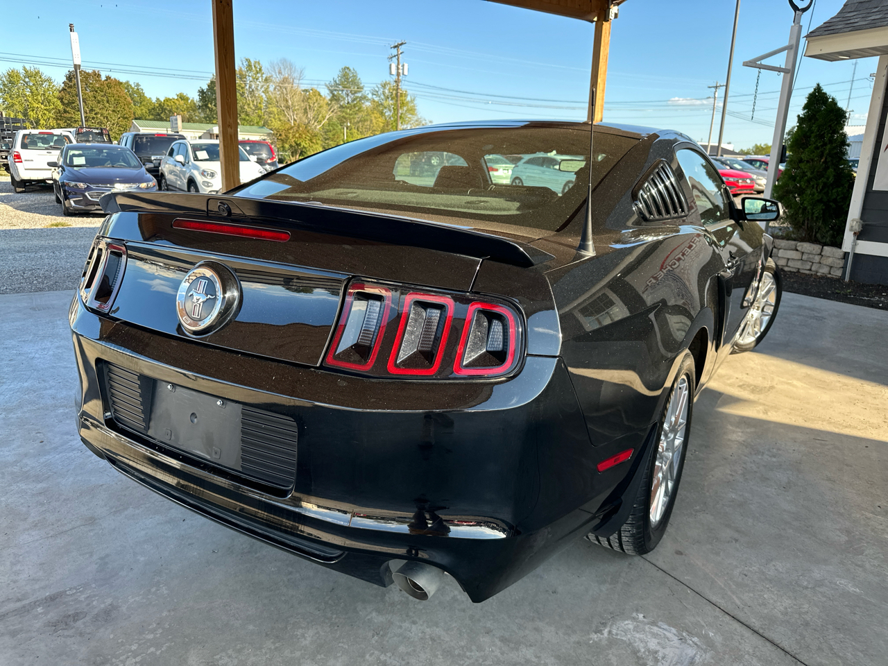 2014 Ford Mustang V6 Premium photo 11