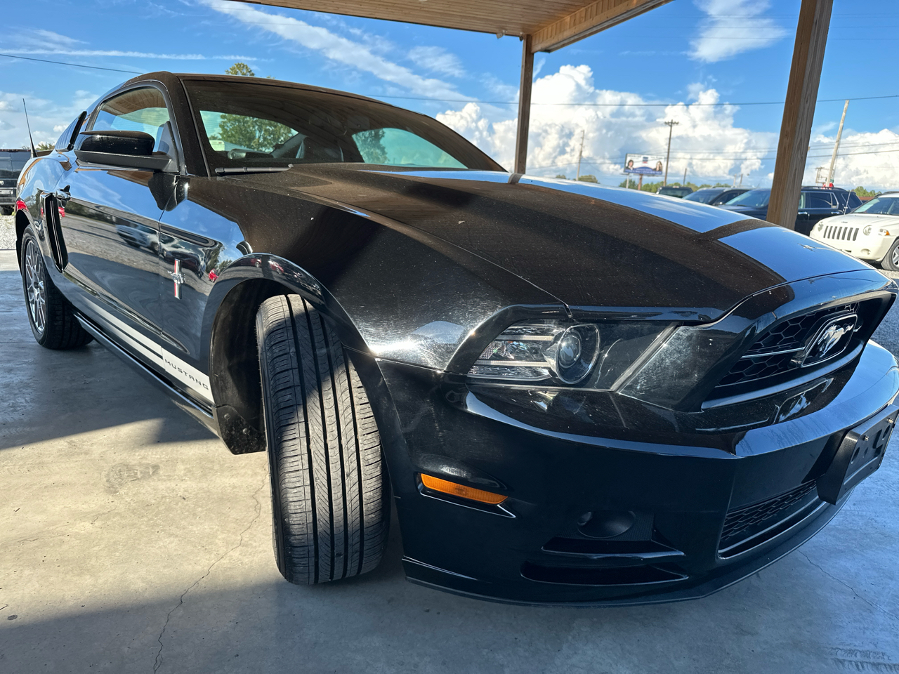 2014 Ford Mustang V6 Premium photo 17