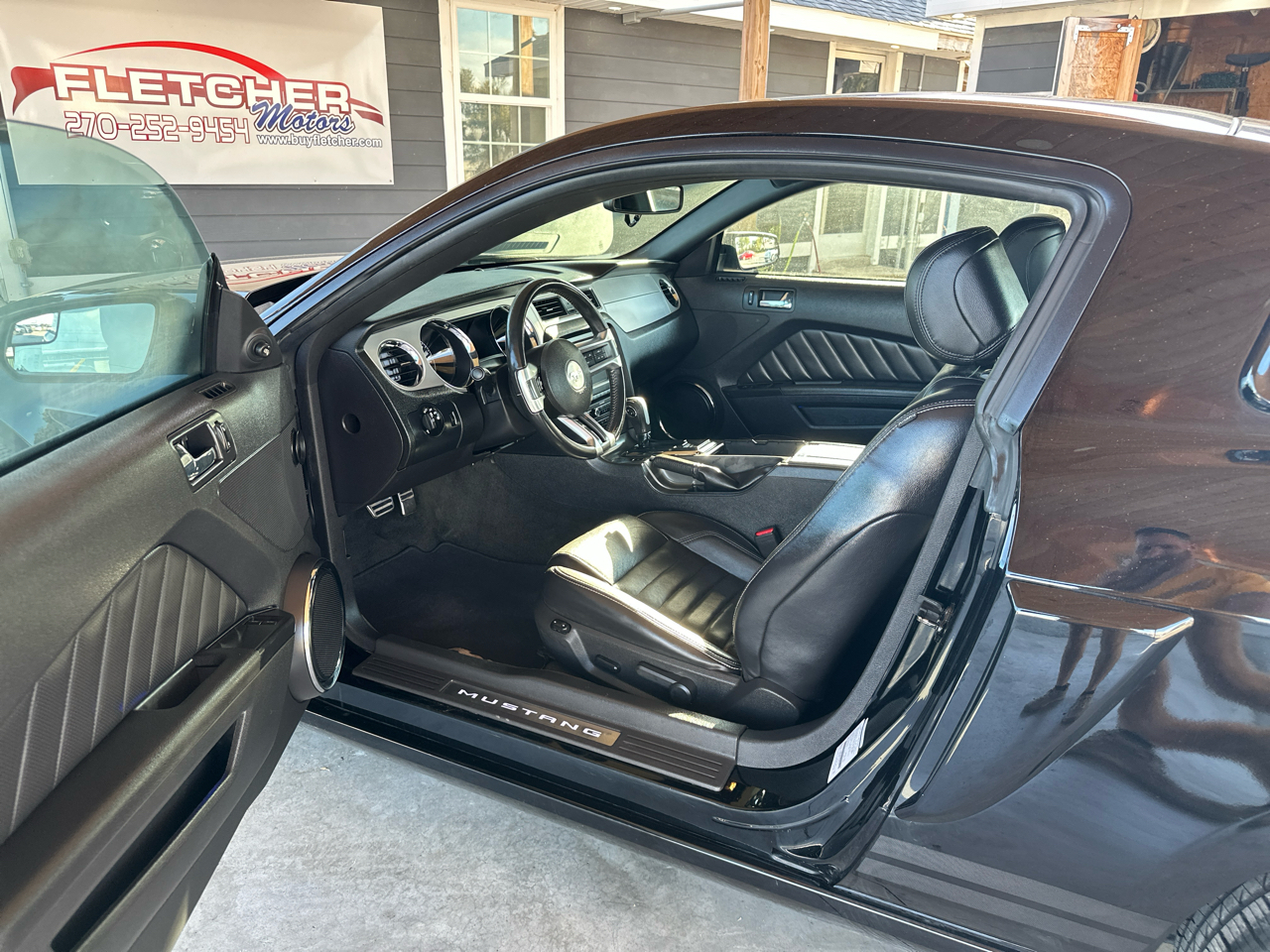2014 Ford Mustang V6 Premium photo 21