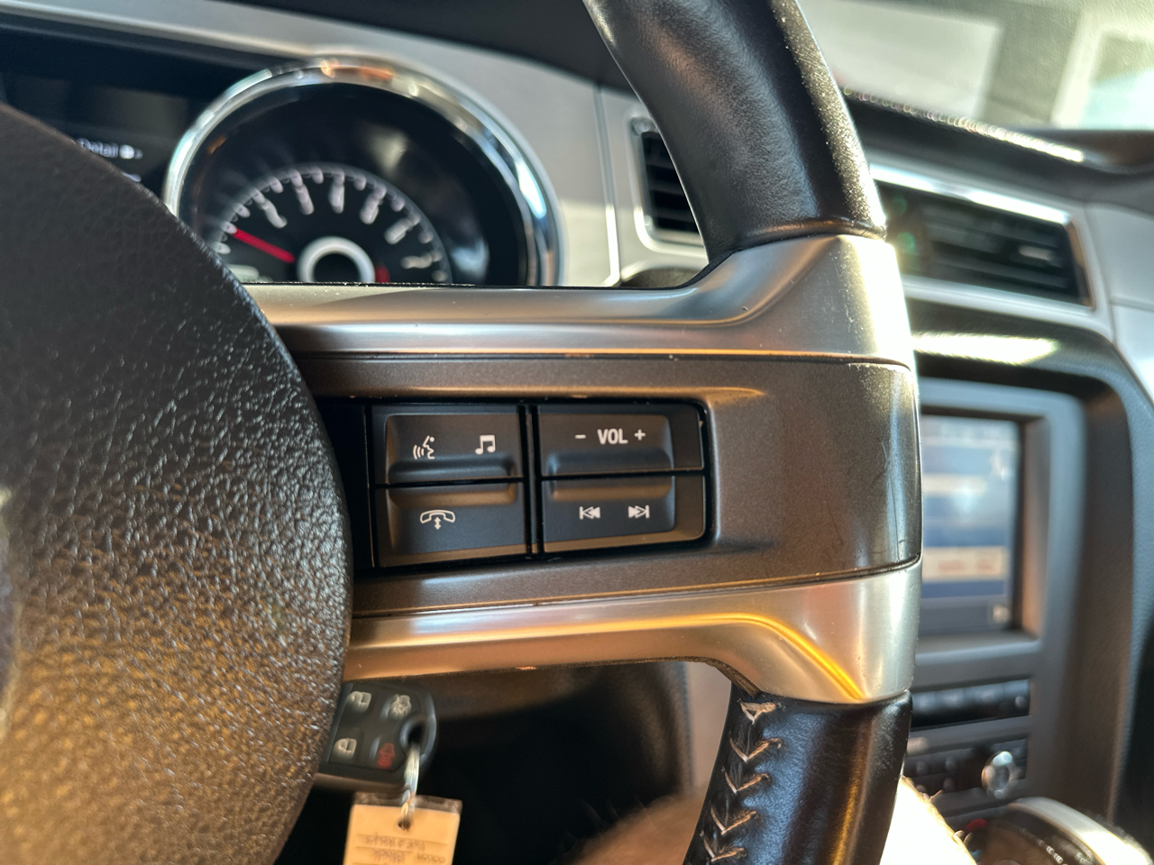 2014 Ford Mustang V6 Premium photo 38