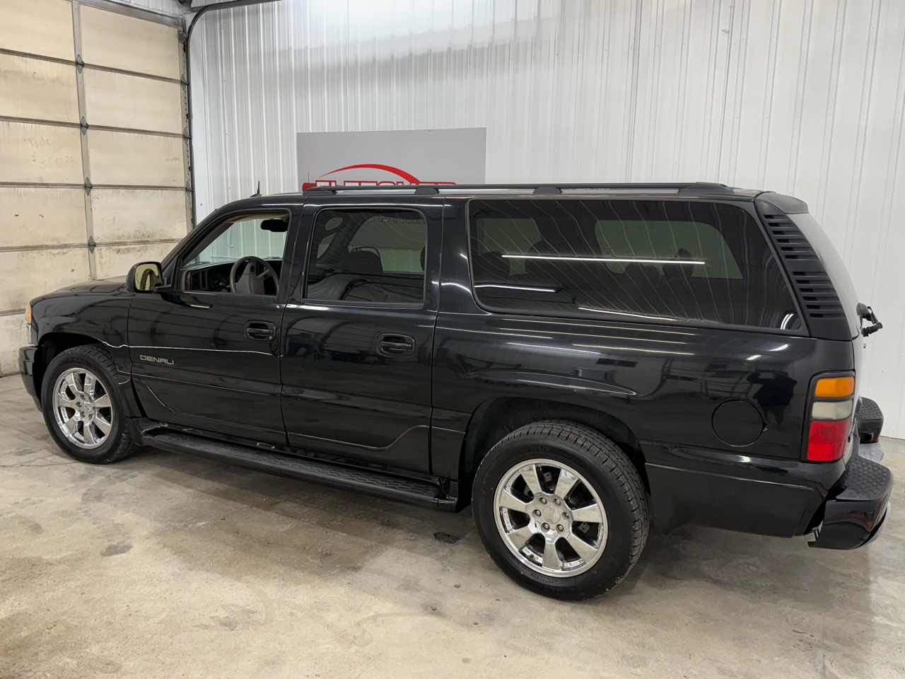 GMC Yukon XL Denali 4dr 1500 AWD 2005 GMC Yukon XL Denali 4dr 1500 AWD 2005