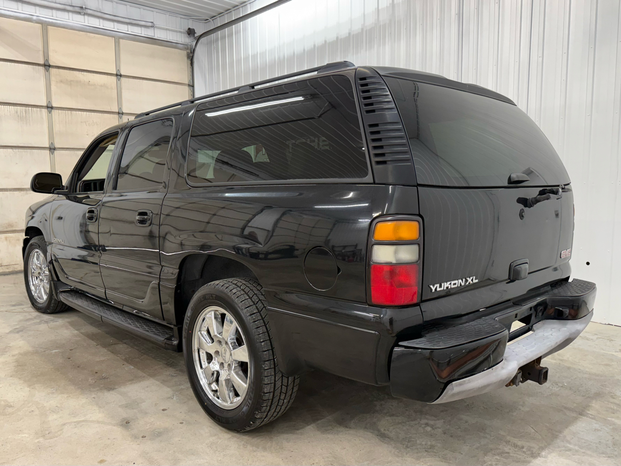 GMC Yukon XL Denali 4dr 1500 AWD 2005 GMC Yukon XL Denali 4dr 1500 AWD 2005