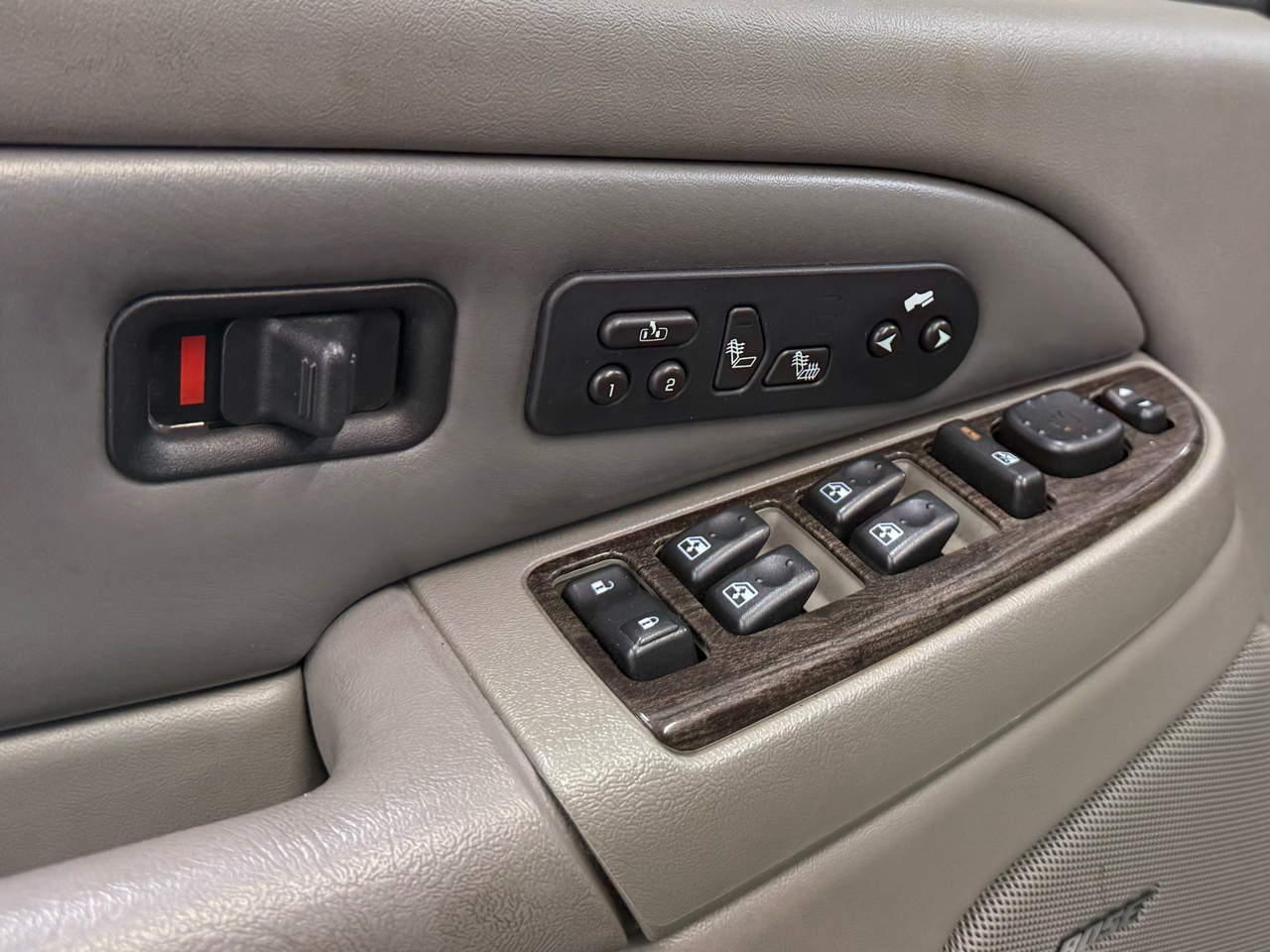 GMC Yukon XL Denali 4dr 1500 AWD 2005 GMC Yukon XL Denali 4dr 1500 AWD 2005