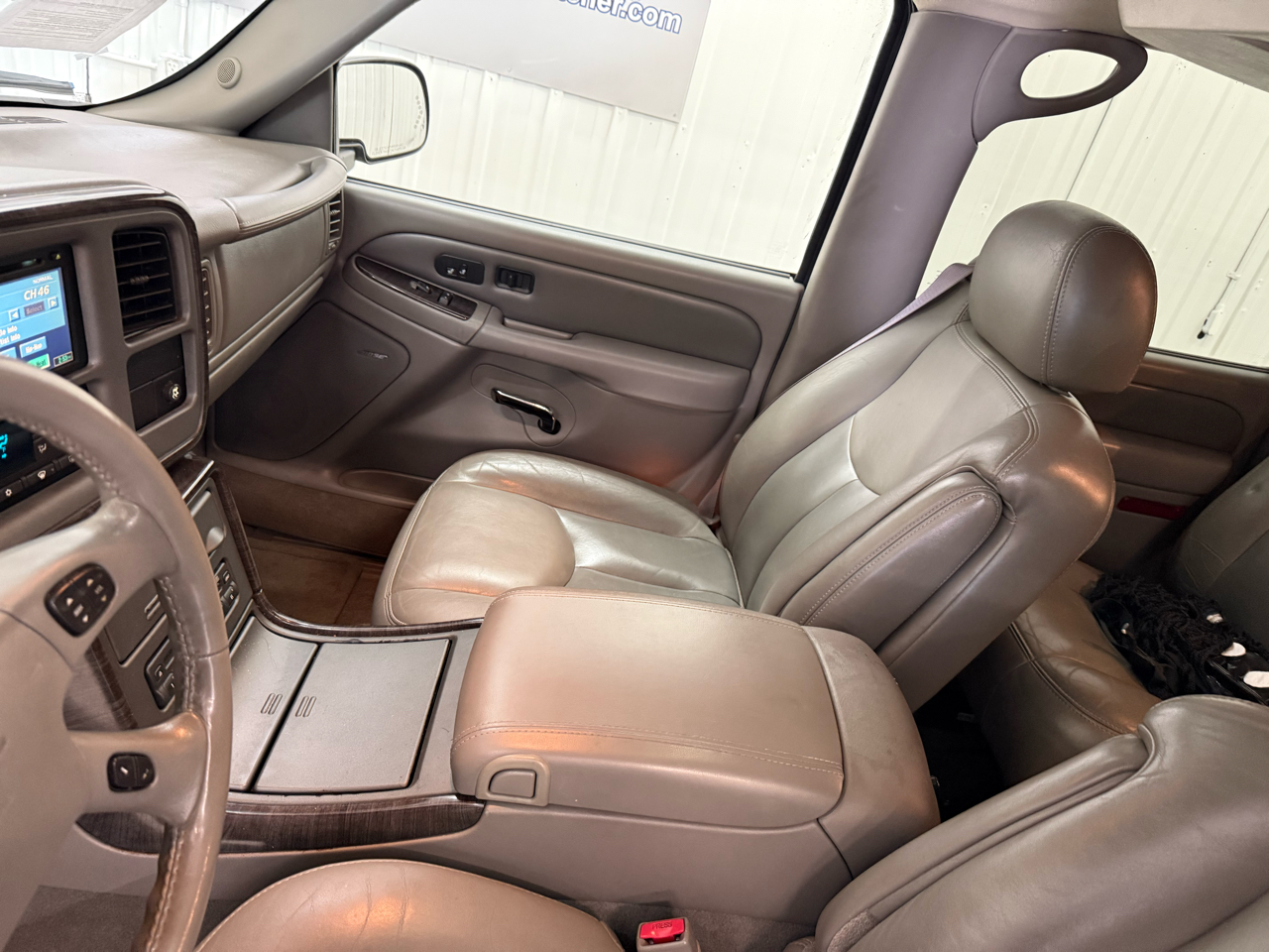 GMC Yukon XL Denali 4dr 1500 AWD 2005 GMC Yukon XL Denali 4dr 1500 AWD 2005