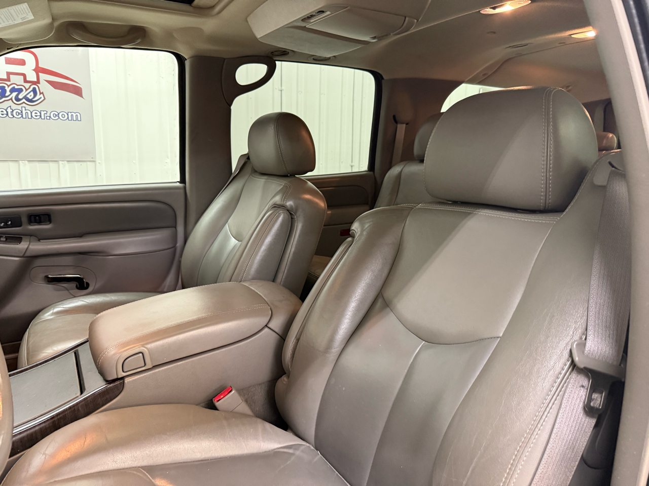 GMC Yukon XL Denali 4dr 1500 AWD 2005 GMC Yukon XL Denali 4dr 1500 AWD 2005