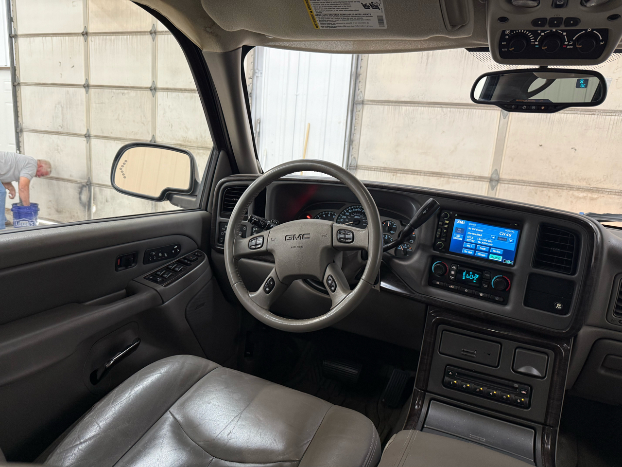 GMC Yukon XL Denali 4dr 1500 AWD 2005 GMC Yukon XL Denali 4dr 1500 AWD 2005