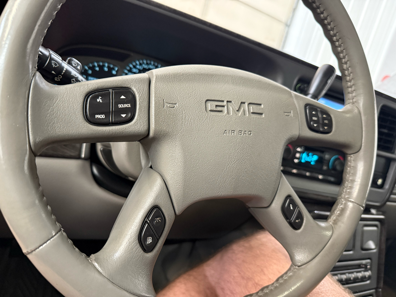 GMC Yukon XL Denali 4dr 1500 AWD 2005 GMC Yukon XL Denali 4dr 1500 AWD 2005