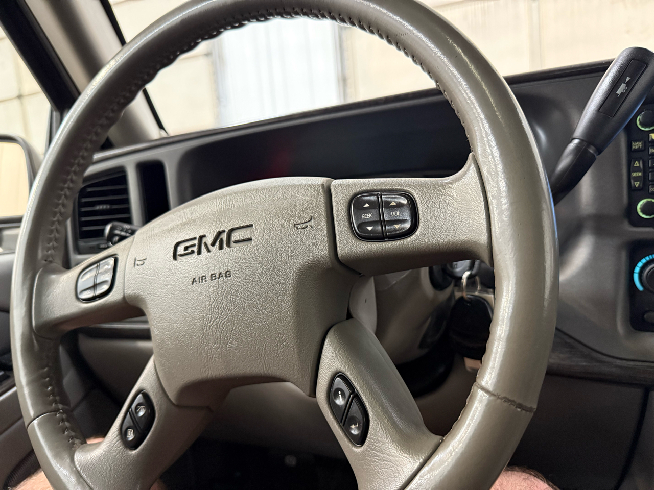 GMC Yukon XL Denali 4dr 1500 AWD 2005 GMC Yukon XL Denali 4dr 1500 AWD 2005