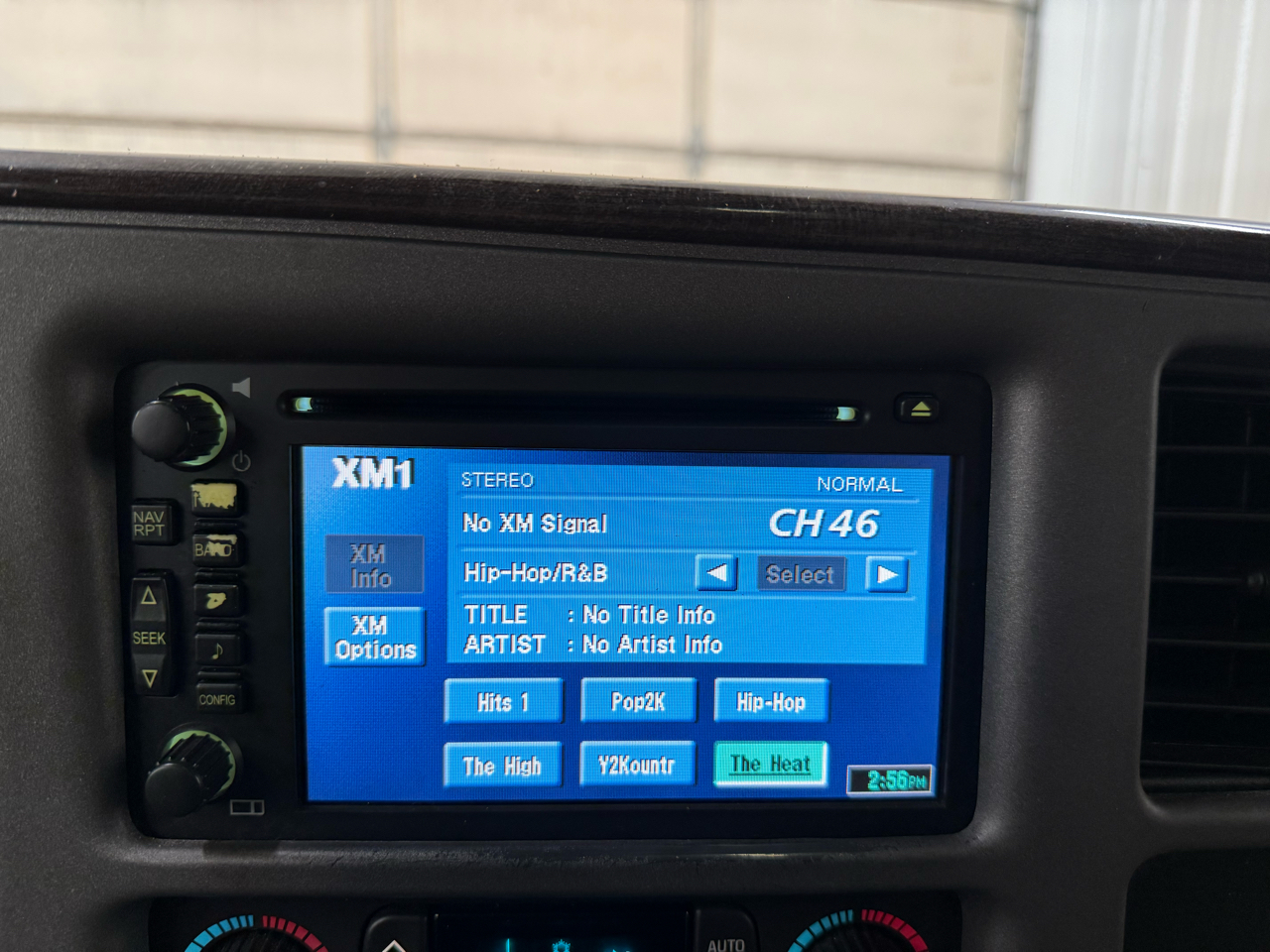 GMC Yukon XL Denali 4dr 1500 AWD 2005 GMC Yukon XL Denali 4dr 1500 AWD 2005