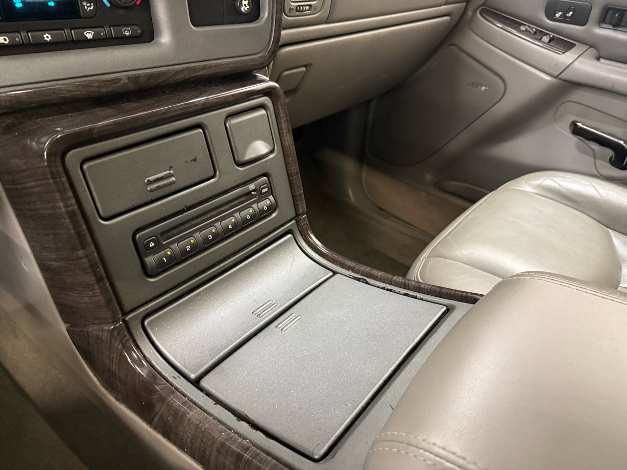 GMC Yukon XL Denali 4dr 1500 AWD 2005 GMC Yukon XL Denali 4dr 1500 AWD 2005