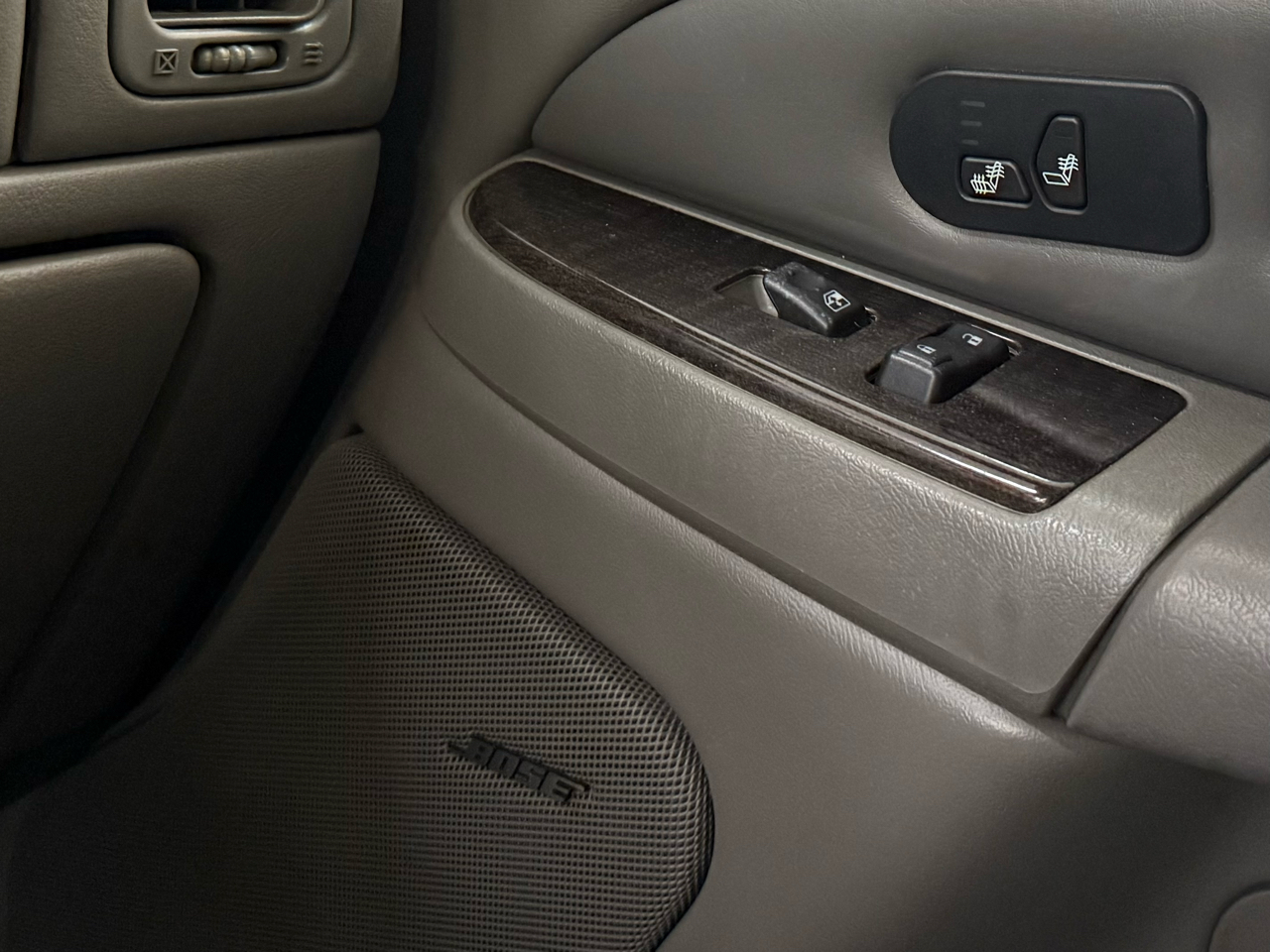 GMC Yukon XL Denali 4dr 1500 AWD 2005 GMC Yukon XL Denali 4dr 1500 AWD 2005