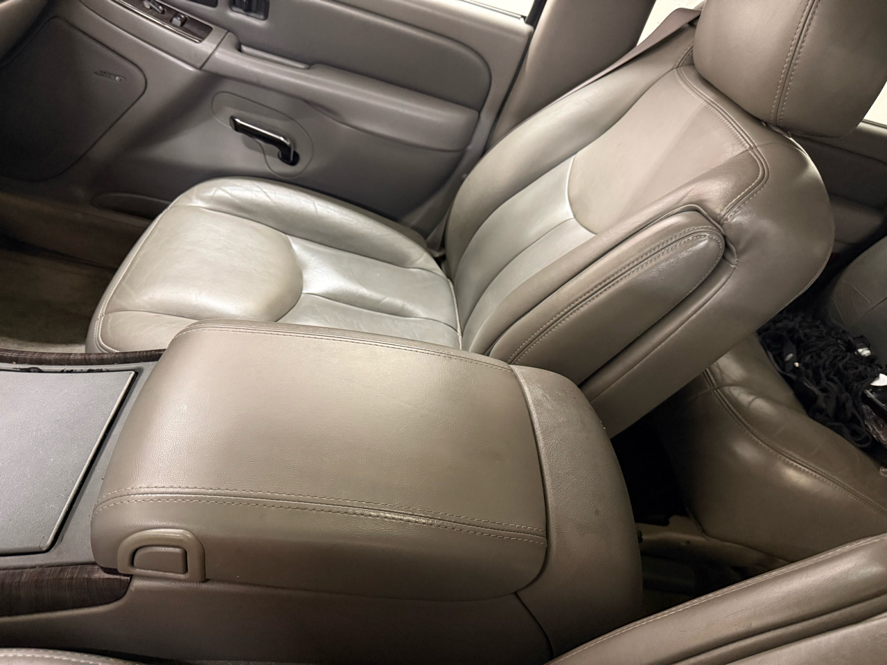 GMC Yukon XL Denali 4dr 1500 AWD 2005 GMC Yukon XL Denali 4dr 1500 AWD 2005