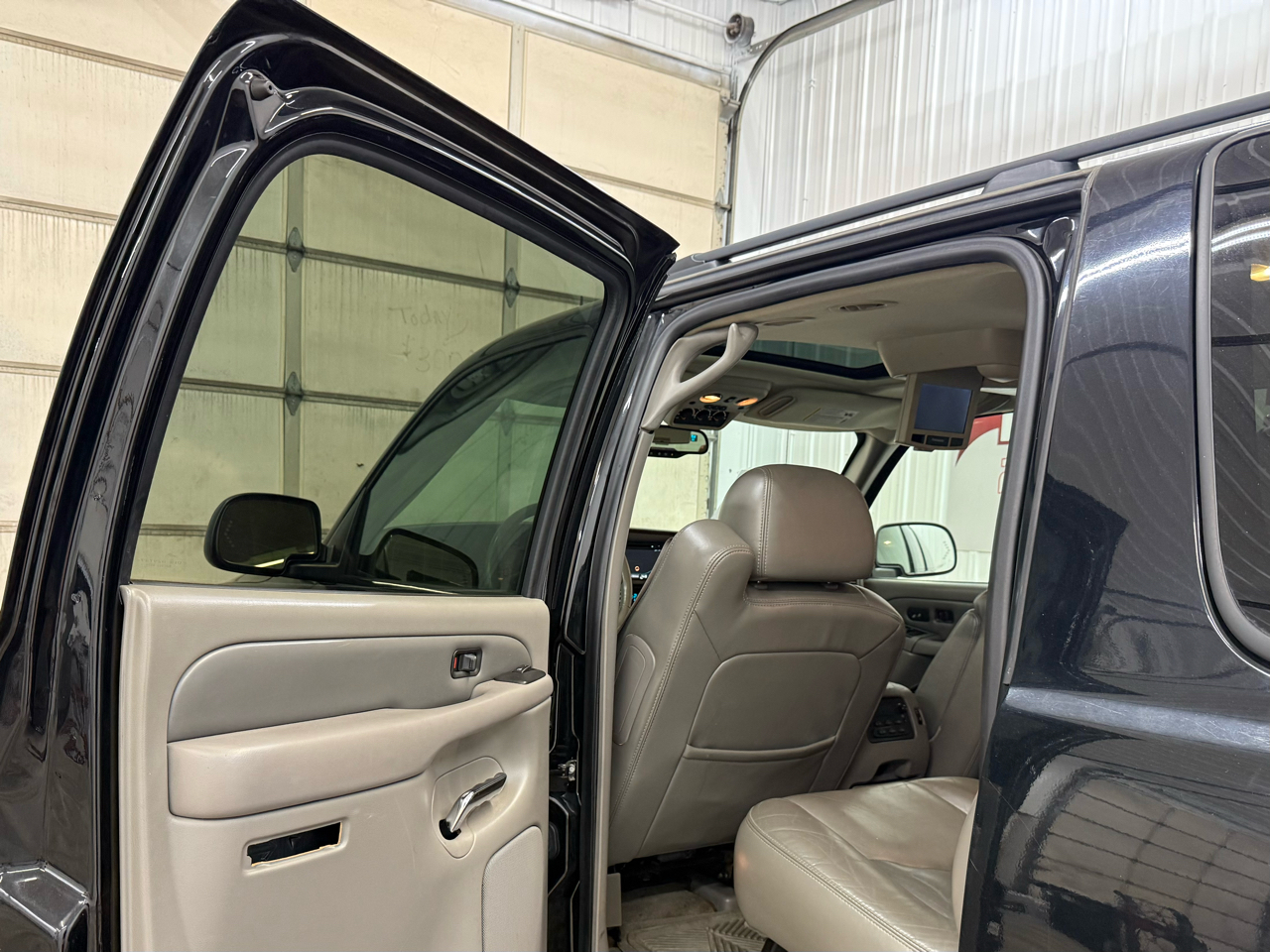 GMC Yukon XL Denali 4dr 1500 AWD 2005 GMC Yukon XL Denali 4dr 1500 AWD 2005