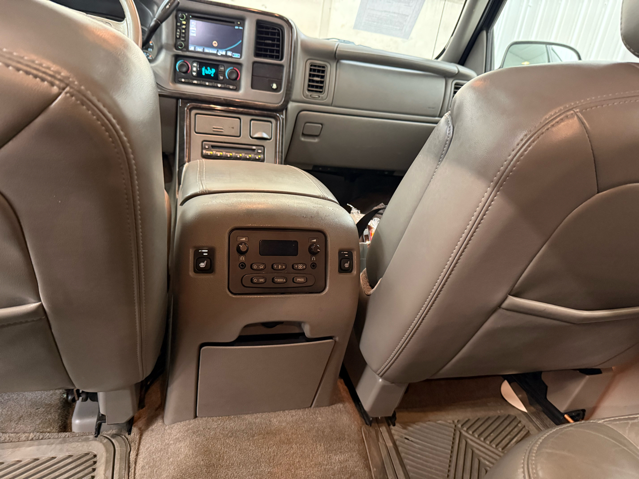 GMC Yukon XL Denali 4dr 1500 AWD 2005 GMC Yukon XL Denali 4dr 1500 AWD 2005