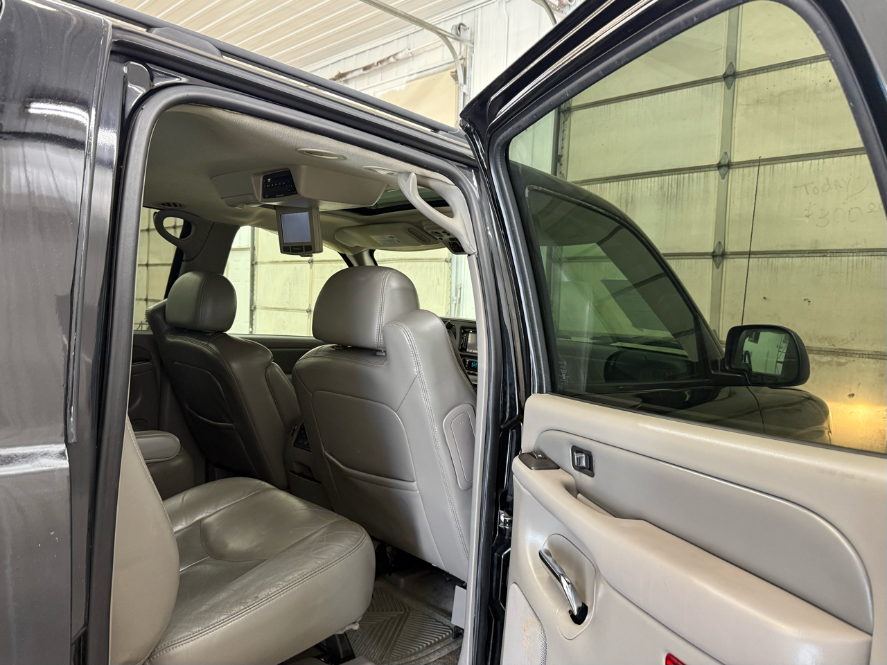 GMC Yukon XL Denali 4dr 1500 AWD 2005 GMC Yukon XL Denali 4dr 1500 AWD 2005