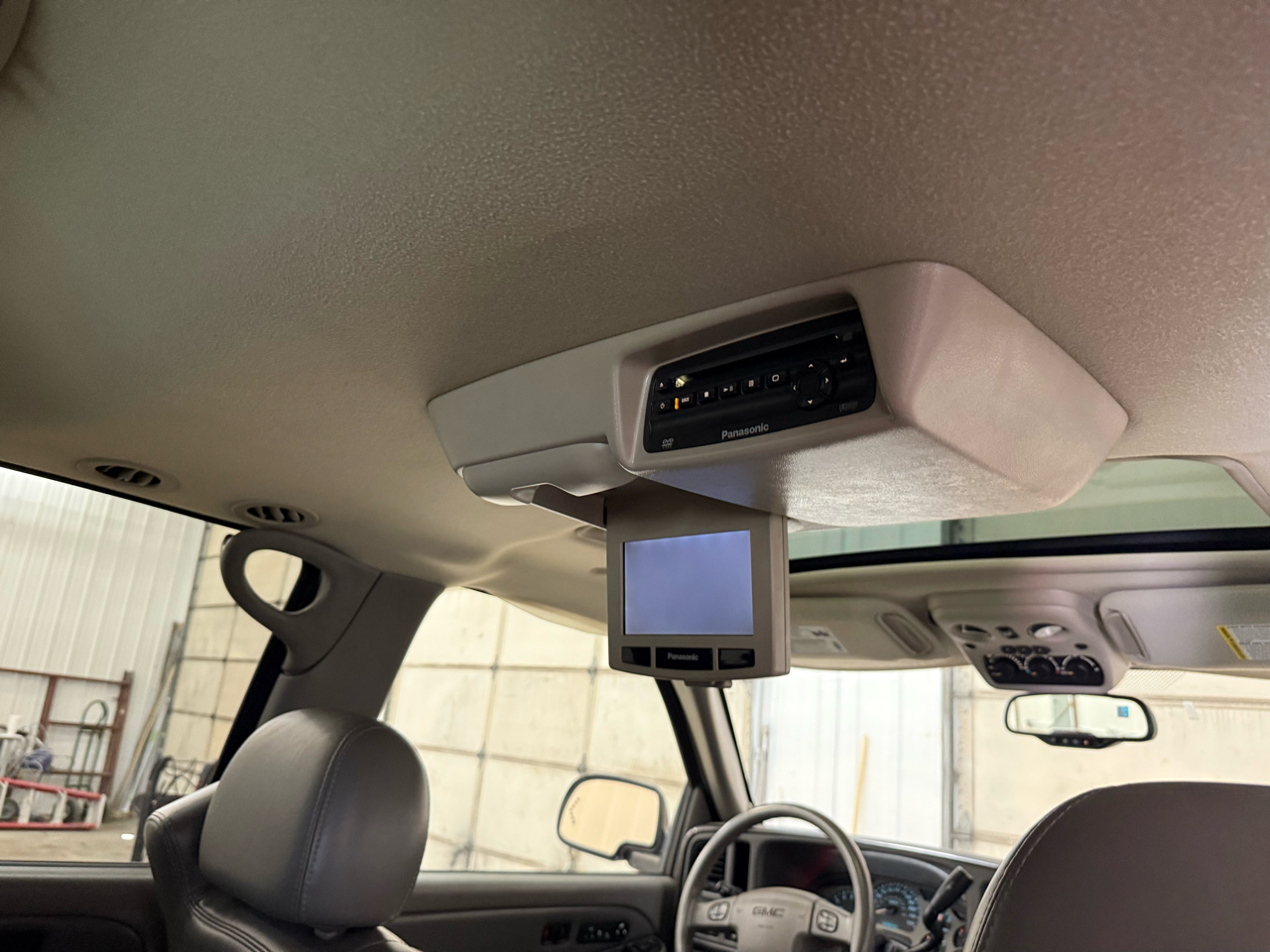 GMC Yukon XL Denali 4dr 1500 AWD 2005 GMC Yukon XL Denali 4dr 1500 AWD 2005