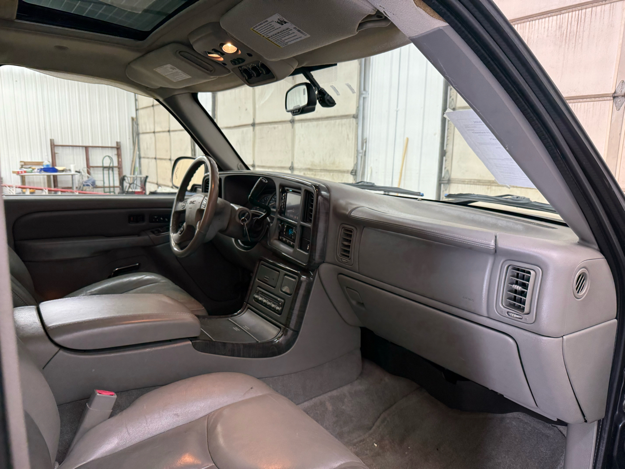 GMC Yukon XL Denali 4dr 1500 AWD 2005 GMC Yukon XL Denali 4dr 1500 AWD 2005