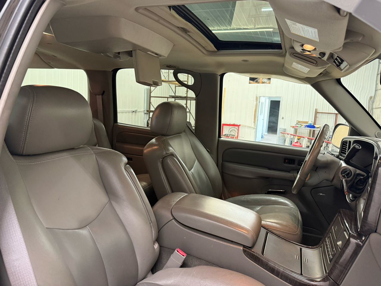 GMC Yukon XL Denali 4dr 1500 AWD 2005 GMC Yukon XL Denali 4dr 1500 AWD 2005