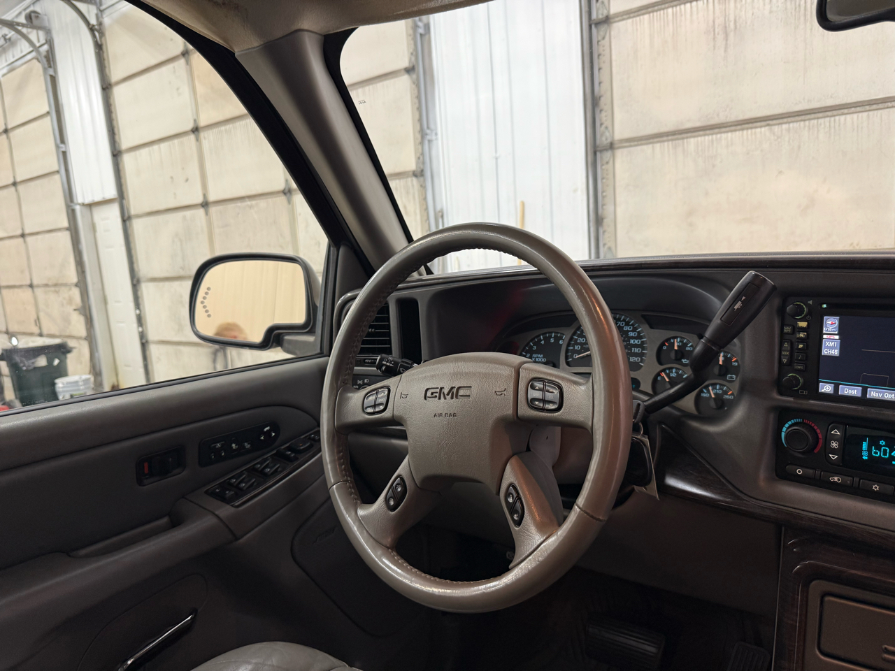 GMC Yukon XL Denali 4dr 1500 AWD 2005 GMC Yukon XL Denali 4dr 1500 AWD 2005