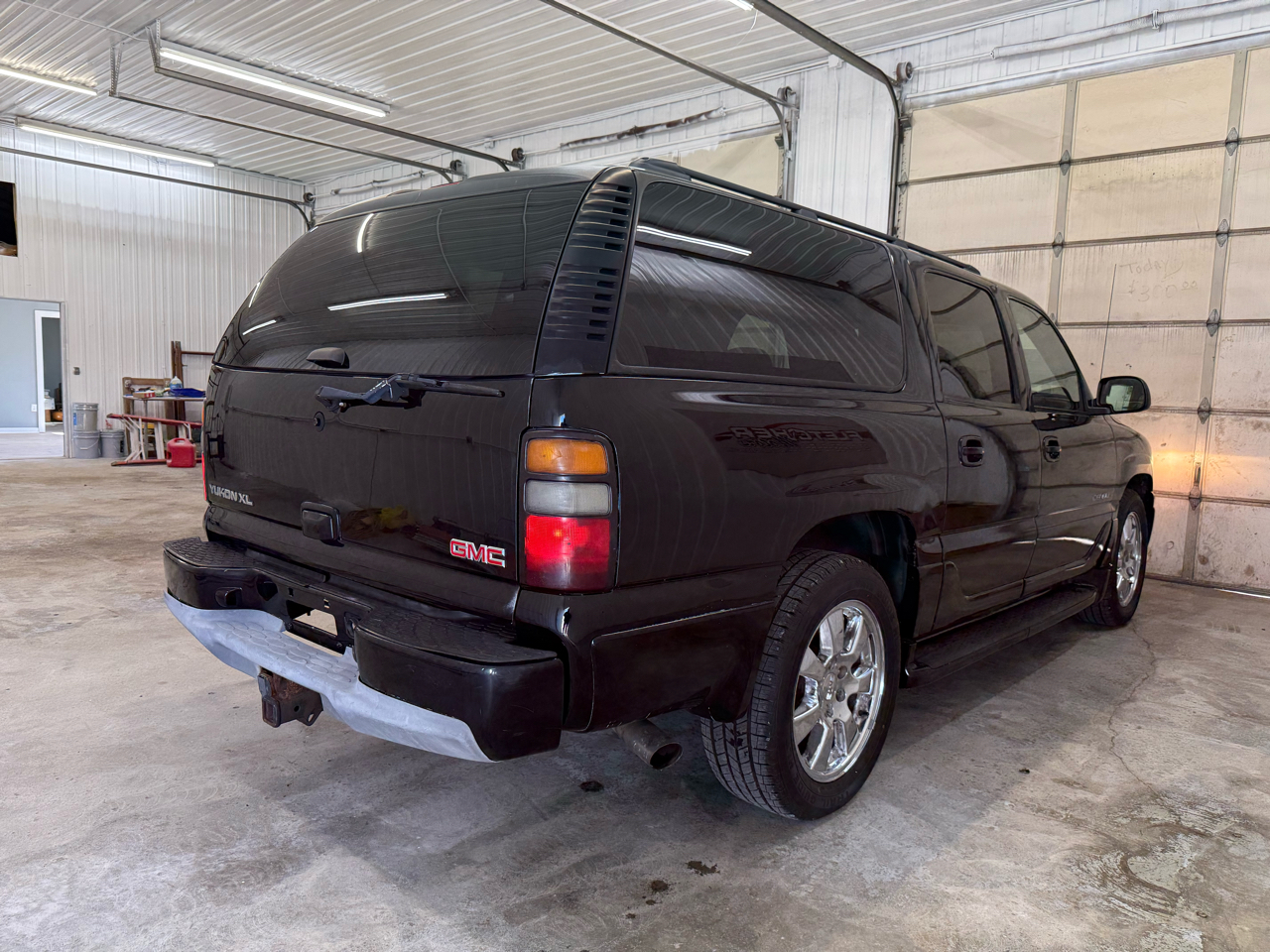 GMC Yukon XL Denali 4dr 1500 AWD 2005 GMC Yukon XL Denali 4dr 1500 AWD 2005
