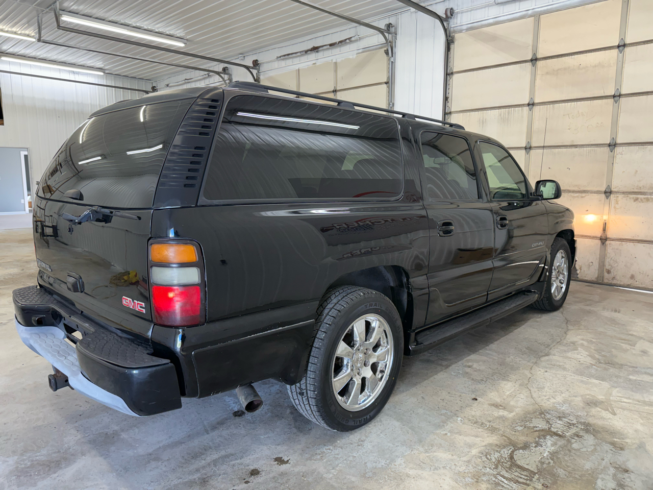 GMC Yukon XL Denali 4dr 1500 AWD 2005 GMC Yukon XL Denali 4dr 1500 AWD 2005