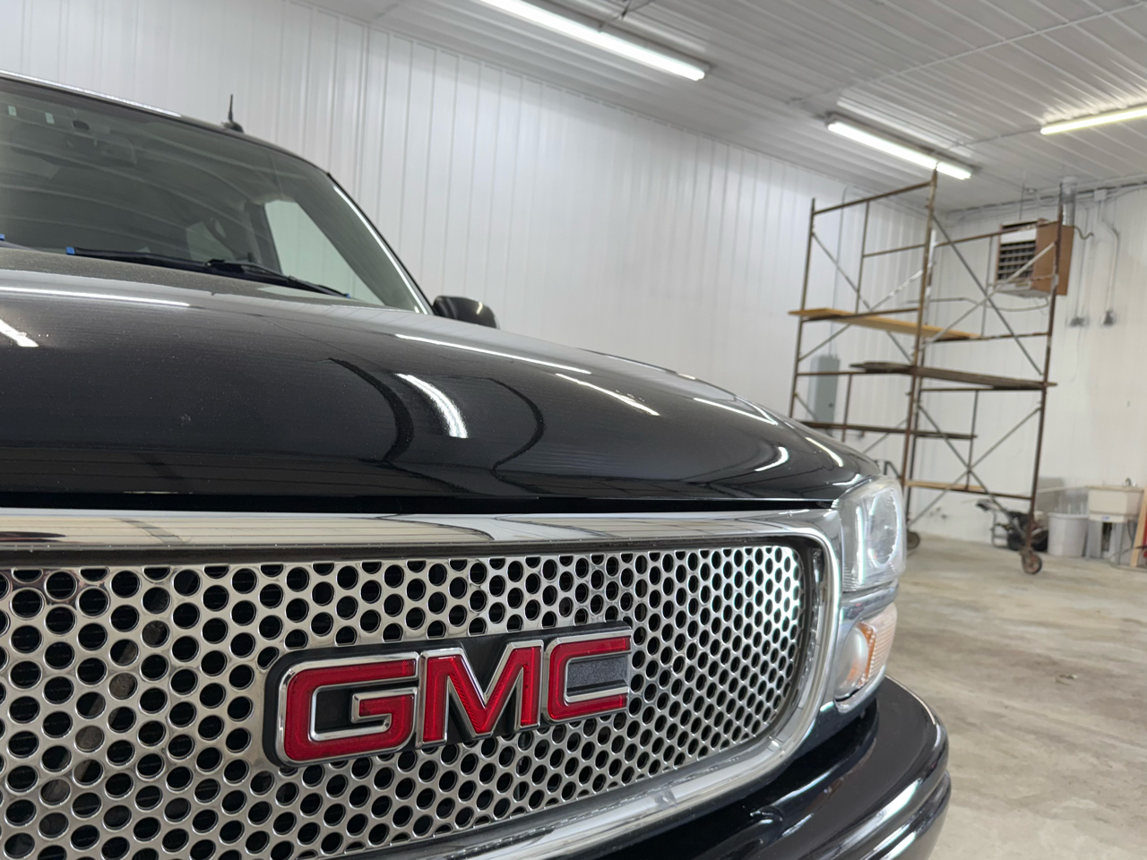 GMC Yukon XL Denali 4dr 1500 AWD 2005 GMC Yukon XL Denali 4dr 1500 AWD 2005