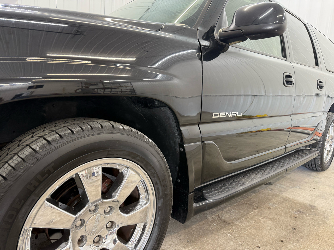 GMC Yukon XL Denali 4dr 1500 AWD 2005 GMC Yukon XL Denali 4dr 1500 AWD 2005