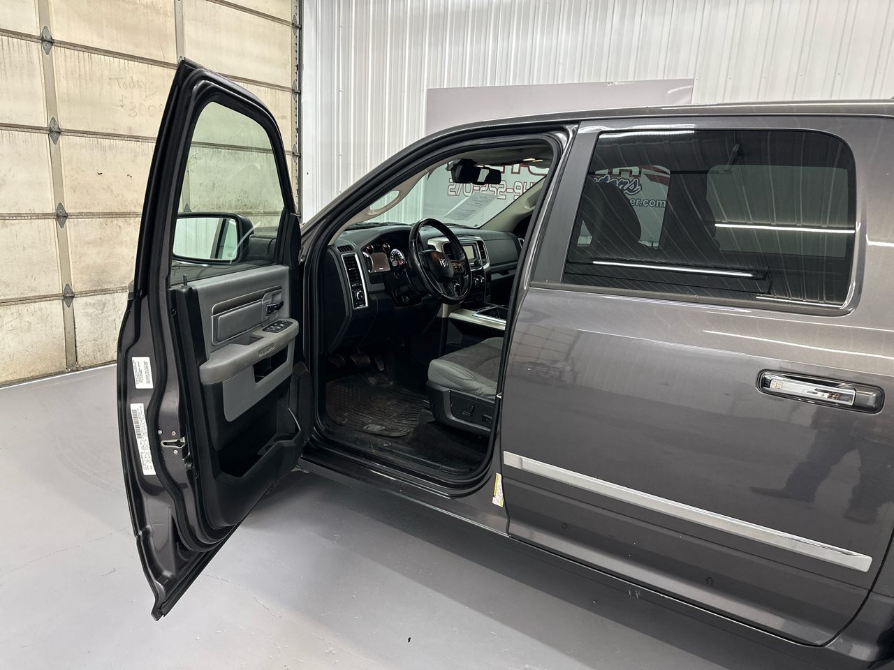 RAM 1500 4WD Crew Cab 140.5" Big Horn 2014 RAM 1500 4WD Crew Cab 140.5" Big Horn 2014