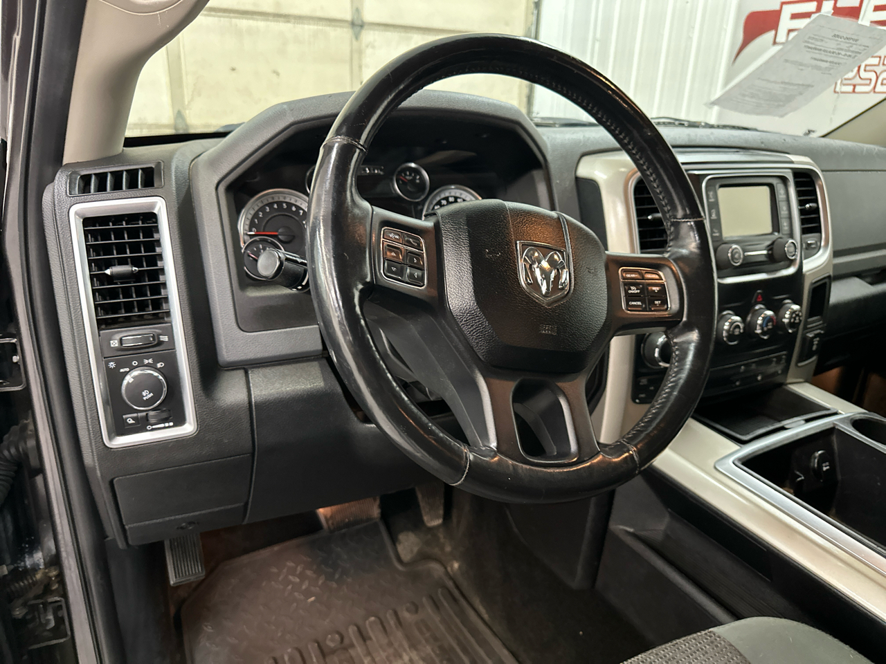 RAM 1500 4WD Crew Cab 140.5" Big Horn 2014 RAM 1500 4WD Crew Cab 140.5" Big Horn 2014