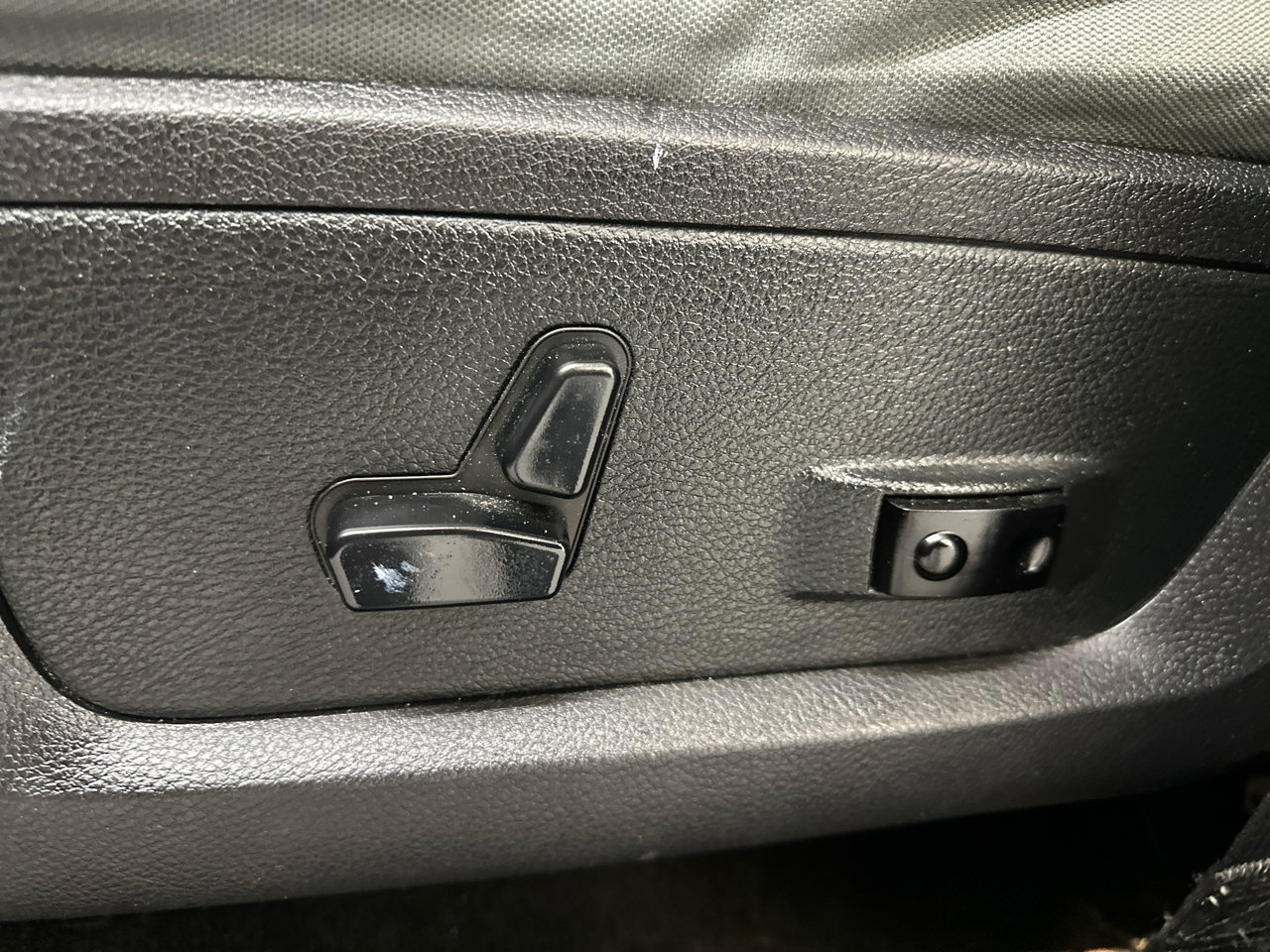 RAM 1500 4WD Crew Cab 140.5" Big Horn 2014 RAM 1500 4WD Crew Cab 140.5" Big Horn 2014