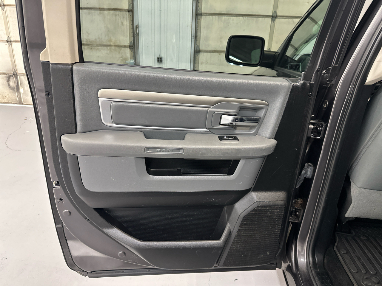 RAM 1500 4WD Crew Cab 140.5" Big Horn 2014 RAM 1500 4WD Crew Cab 140.5" Big Horn 2014