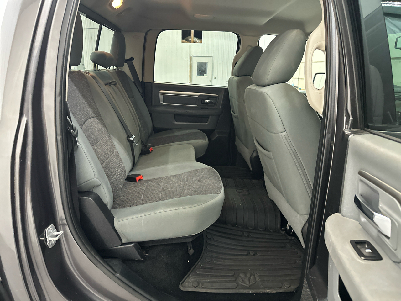 RAM 1500 4WD Crew Cab 140.5" Big Horn 2014 RAM 1500 4WD Crew Cab 140.5" Big Horn 2014