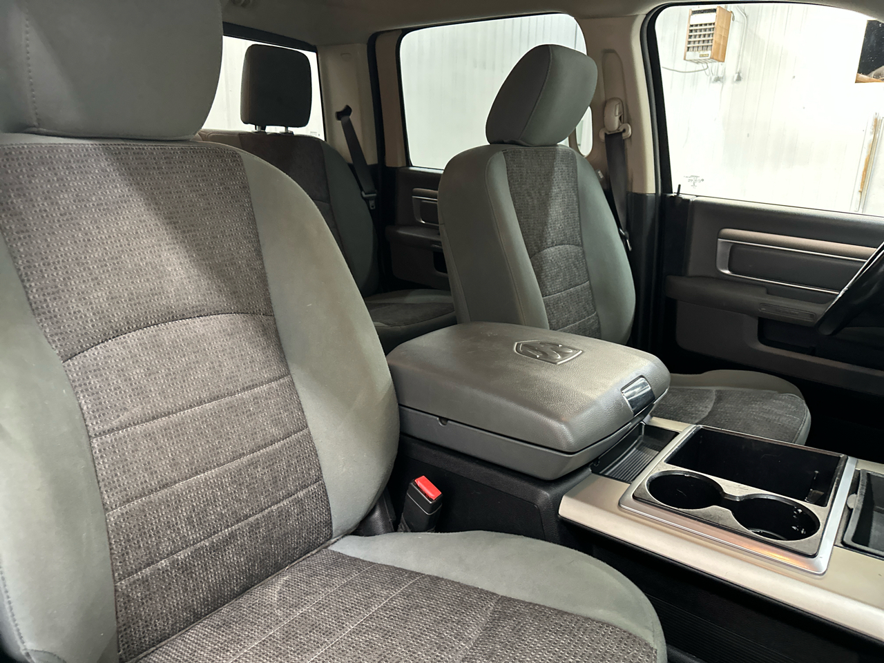 RAM 1500 4WD Crew Cab 140.5" Big Horn 2014 RAM 1500 4WD Crew Cab 140.5" Big Horn 2014