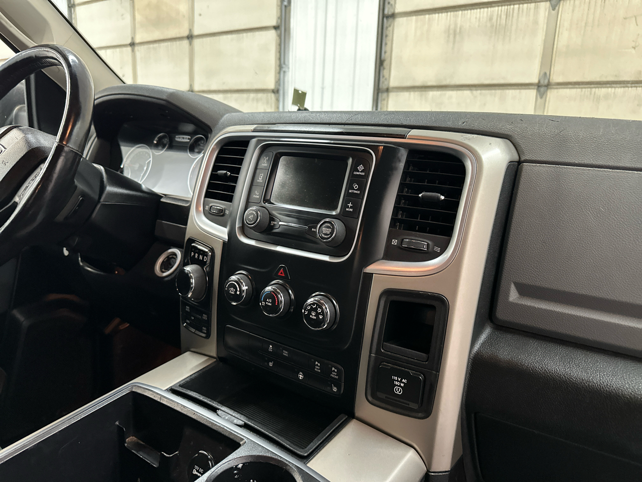 RAM 1500 4WD Crew Cab 140.5" Big Horn 2014 RAM 1500 4WD Crew Cab 140.5" Big Horn 2014