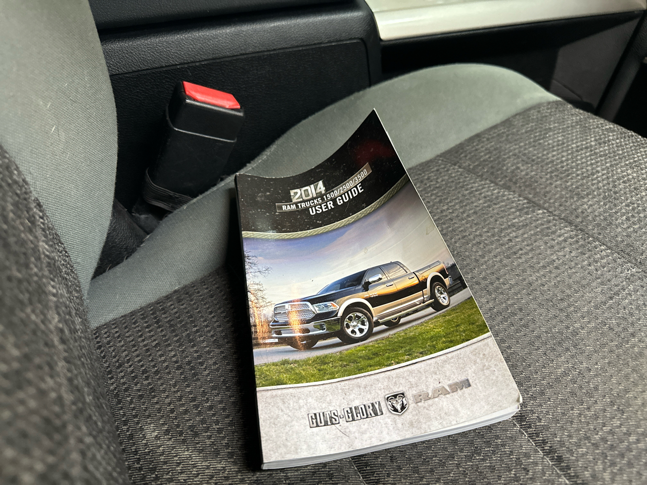 RAM 1500 4WD Crew Cab 140.5" Big Horn 2014 RAM 1500 4WD Crew Cab 140.5" Big Horn 2014