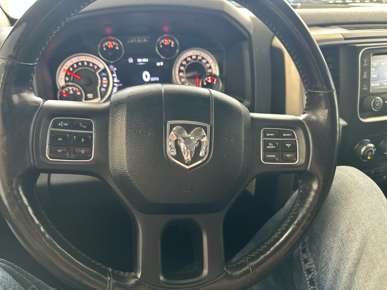 RAM 1500 4WD Crew Cab 140.5" Big Horn 2014 RAM 1500 4WD Crew Cab 140.5" Big Horn 2014