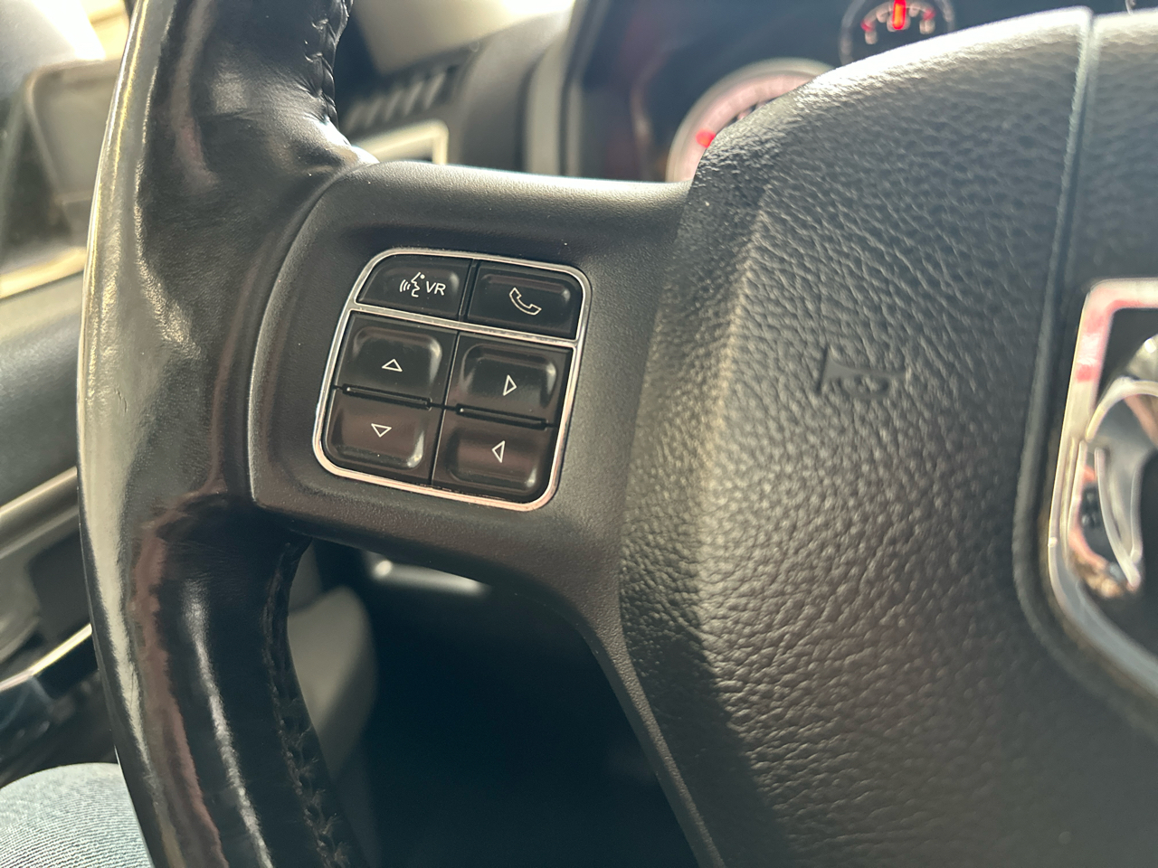 RAM 1500 4WD Crew Cab 140.5" Big Horn 2014 RAM 1500 4WD Crew Cab 140.5" Big Horn 2014