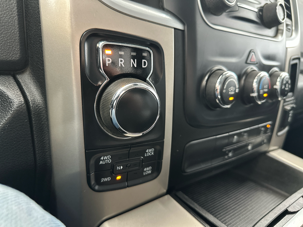 RAM 1500 4WD Crew Cab 140.5" Big Horn 2014 RAM 1500 4WD Crew Cab 140.5" Big Horn 2014