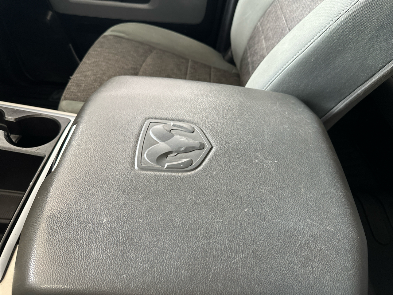 RAM 1500 4WD Crew Cab 140.5" Big Horn 2014 RAM 1500 4WD Crew Cab 140.5" Big Horn 2014