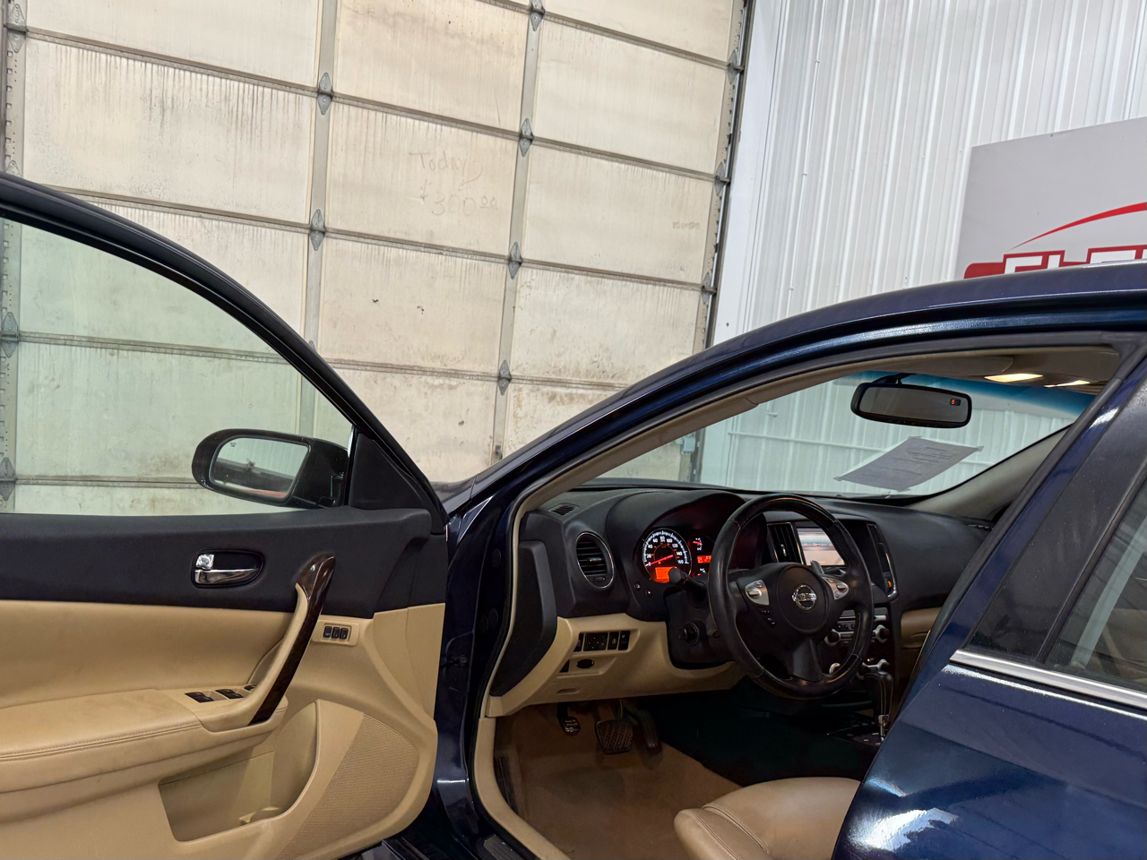 Nissan Maxima 4dr Sdn V6 CVT 3.5 SV w/Premium Pkg 2011 Nissan Maxima 4dr Sdn V6 CVT 3.5 SV w/Premium Pkg 2011