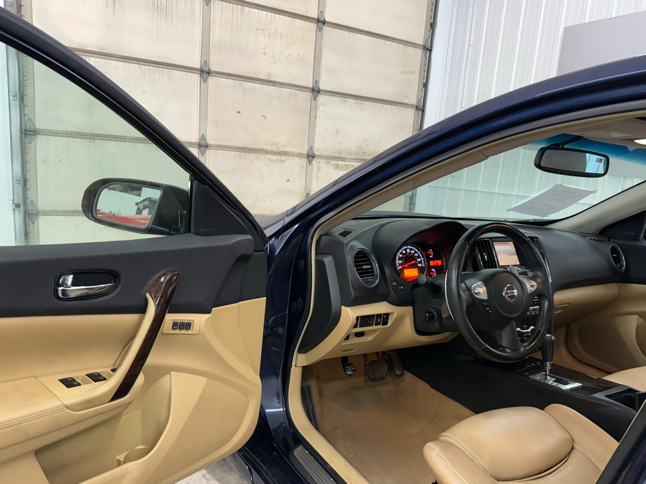 Nissan Maxima 4dr Sdn V6 CVT 3.5 SV w/Premium Pkg 2011 Nissan Maxima 4dr Sdn V6 CVT 3.5 SV w/Premium Pkg 2011