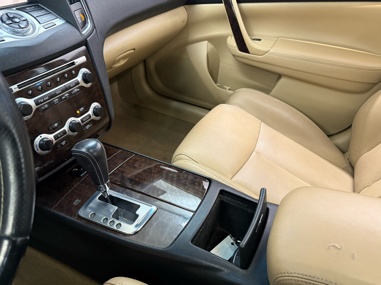 Nissan Maxima 4dr Sdn V6 CVT 3.5 SV w/Premium Pkg 2011 Nissan Maxima 4dr Sdn V6 CVT 3.5 SV w/Premium Pkg 2011