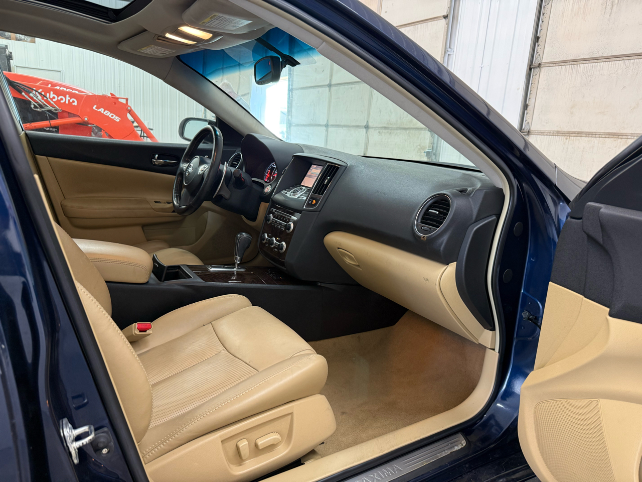 Nissan Maxima 4dr Sdn V6 CVT 3.5 SV w/Premium Pkg 2011 Nissan Maxima 4dr Sdn V6 CVT 3.5 SV w/Premium Pkg 2011