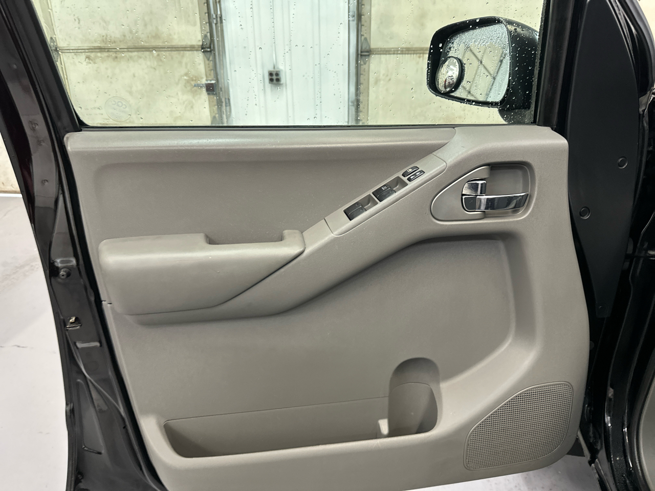 Nissan Frontier 4WD Crew Cab SWB Auto SE 2010 Nissan Frontier 4WD Crew Cab SWB Auto SE 2010